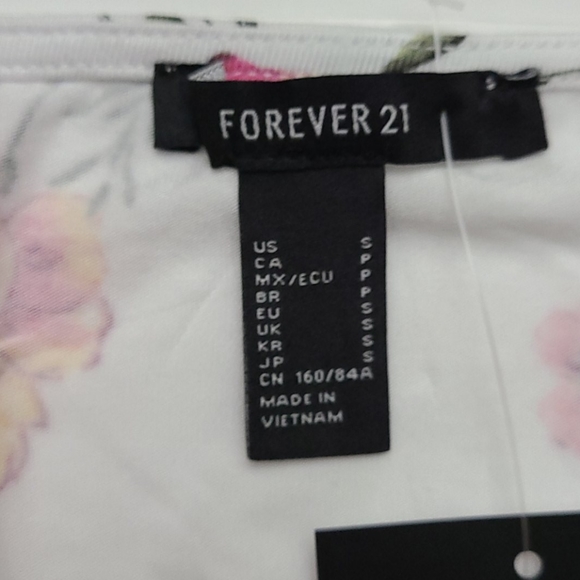 NWT Forever 21 Floral Top - Picture 5 of 5
